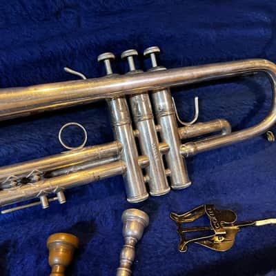 Bach 180S37 Model 37 Stradivarius Trumpet Silver-Plated w Case image 3