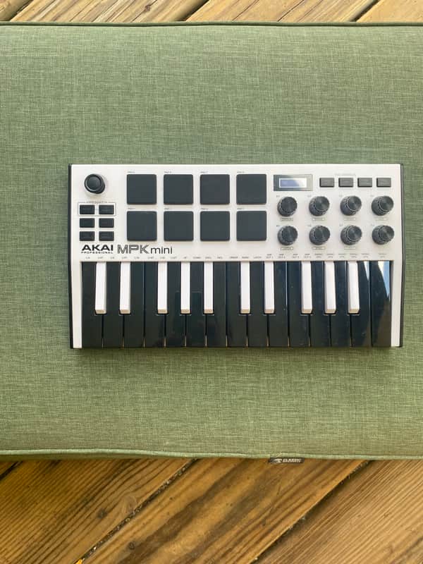 Akai MPK Mini MKIII 25-Key MIDI Controller 2020 - Present - White with Black Keys image 1