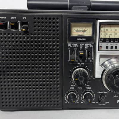 Vintage Panasonic RF-2200 8 Band Short Wave Double Superheterodyne Radio TESTED image 3