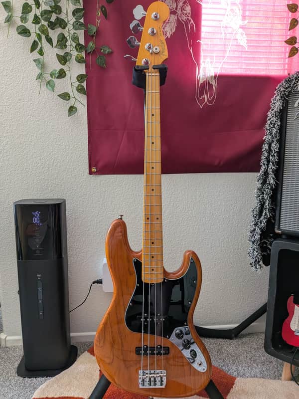 Fender American Professional II Jazz Bass with Maple Fretboard