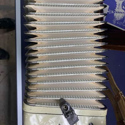 Settimio Soprani Dick Contino Model L277 50s or 60s - Ivory Accordion image 6
