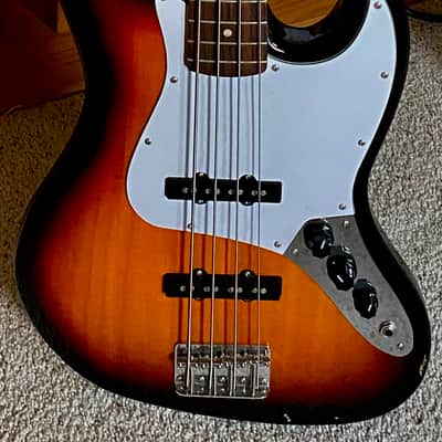 Squier Affinity Jazz Bass 2012 - 2018 - Brown Sunburst image 2
