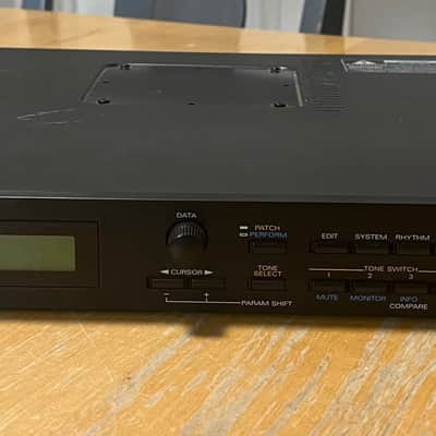 Roland JV-880 Multi Timbral Synthesizer Module 1992 - Black