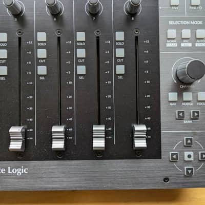 Solid State Logic SSL UF8 DAW Controller 2021 - Present Black image 3