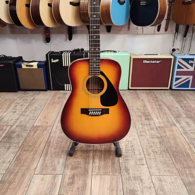 YAMAHA FG412 acoustic guitars