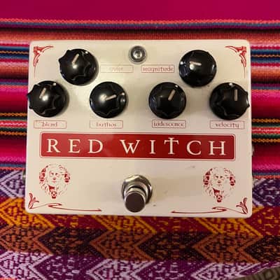 Red Witch Medusa Chorus and Tremolo - Gearspace