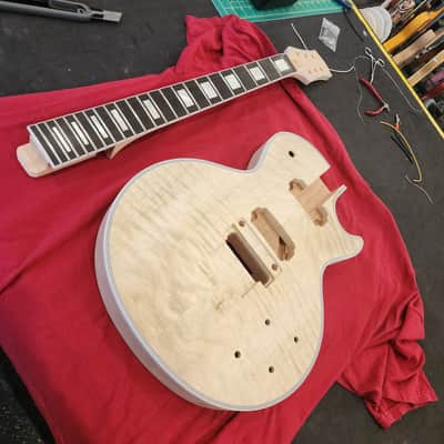 Brio LP-Style 5/8" thick Flame Maple Top, Mahogany Body & Neck Floyd Rose image 15