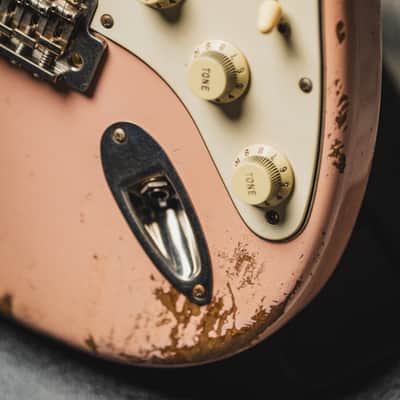Luxxtone Choppa S Heavy Aging HSS-Shell Pink w/Aged White Pickguard & Roasted Flame Maple Neck image 3