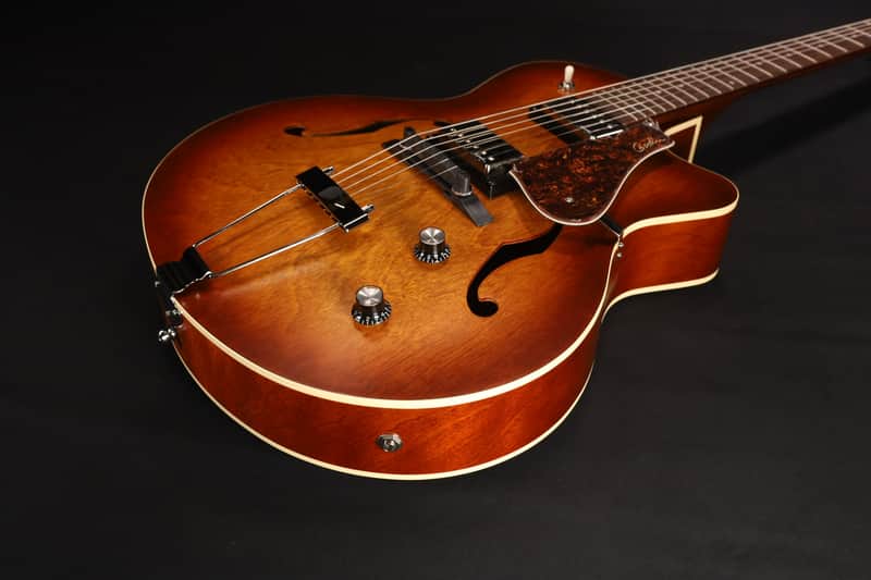 Godin 5th Avenue CW Kingpin II HB | Reverb