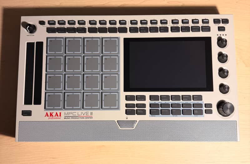 Akai MPC Live III Standalone Sampler / Sequencer 2025 - Present - Gray image 1