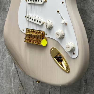 Fender Limited Edition Vintera III Late 50s Stratocaster Maple Fingerboard, White Blonde 0149182301 SERIAL NUMBER MX26029034 - 8 LBS 8 OZ image 6