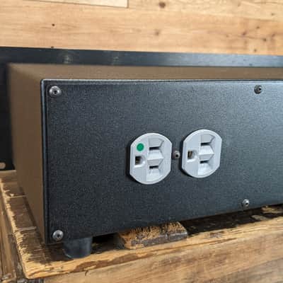 Transparent Audio PowerIsolator 4 Power Conditioner ( 2nd of two we have posted for sale ) image 8