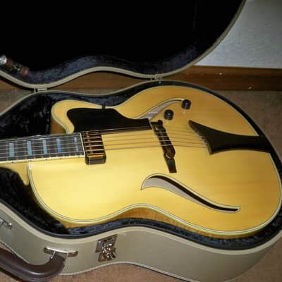 2002 Blonde Hofner Jazzica Custom 6 Lb Collectors Mint Condition image 3