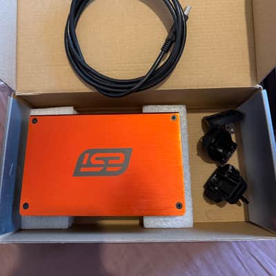 ESI M4U eX - Red image 2