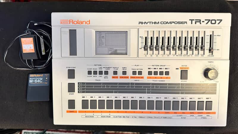 Roland TR-707 Rhythm Composer Drum Machine | Reverb Canada Roland TR-707 Rhythm Composer Drum Machine | Reverb Canada