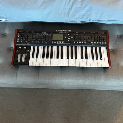 Behringer DeepMind 6 37-Key 6-Voice Polyphonic Analog Synth With Original Box & Packaging