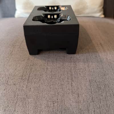 Shure SBC200-US Dual Docking Recharging Station with US Power Supply 2022 - Present - Black image 4