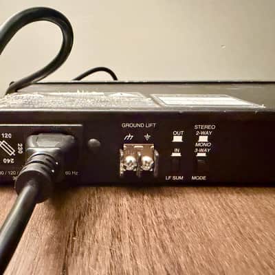 JBL M552 2-Channel Adjustable STEREO/MONO, Variable Crossover Working image 6