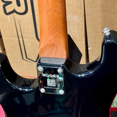 Mooer MSC10 PRO BLACK (White Pickguard) image 17