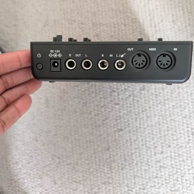 Sonicware Lofi-12 XT with carry case and USB power adapter image 5