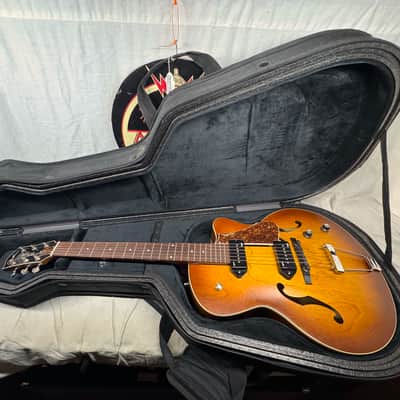 Godin 5th Avenue CW Kingpin II 2 Archtop Hollowbody Guitar with Soft Case 2003 image 1