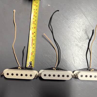 Lindy Fralin Strat Vintage Hot Pickup Set 2010s - White image 6