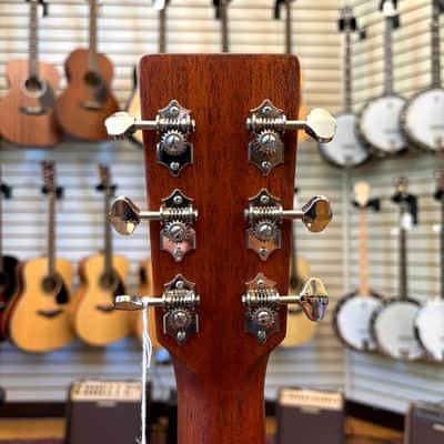 Eastman E2D-DLX-SB All-Solid Cedar/Sapele Dreadnought Acoustic-Electric Guitar Sunburst w/Padded Gig Bag image 8