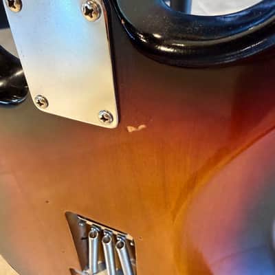 Fender Highway One Stratocaster with Maple Fretboard 2006 - 2011 - 3-Color Sunburst image 6