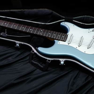 Fender FSR AMERICAN DELUXE STRATOCASTER SSS 2012 - Ice Blue Metallic image 1