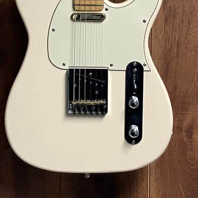 G&L Asat Tribute Maple neck Olympic White 7.6 pounds image 2