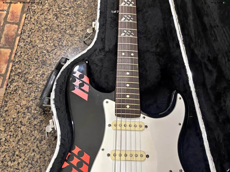 Fender 40th anniversary Stratocaster 1994 - Black/Red image 1