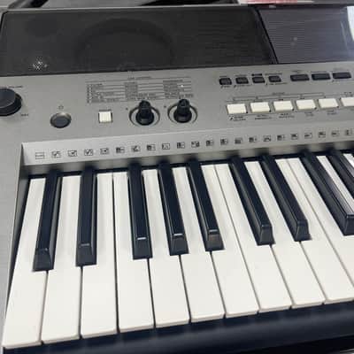USED Yamaha PSR-E443 touch responsive digital keyboard image 2