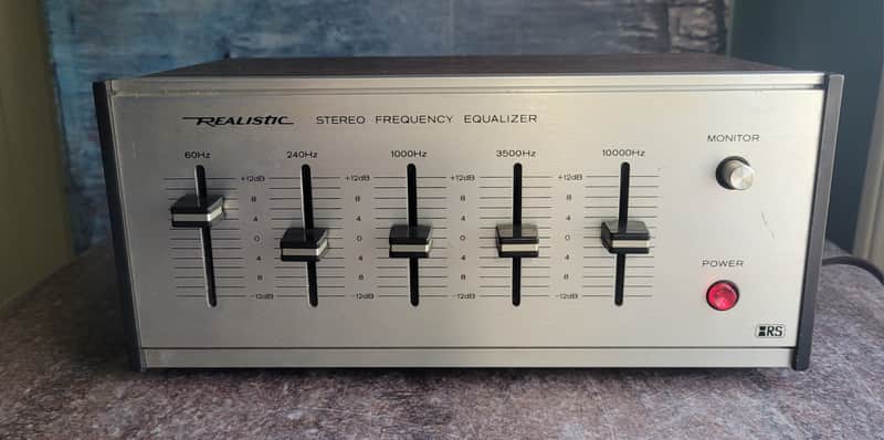 Realistic Stereo Frequency Equalizer Cat. # 31-1986 image 1