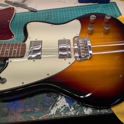 Squier Paranormal Toronado 2022, 3-Color Sunburst image 3