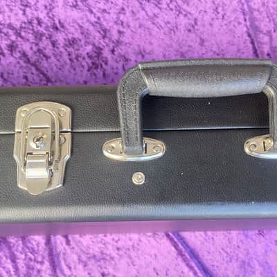 B.C. Rich Mockingbird Bass or guitar form fit hard case * best protection for your Mockingbird Bass * very hard to find! excellent NOS condition/just a few scratches visible *RC-6* image 6