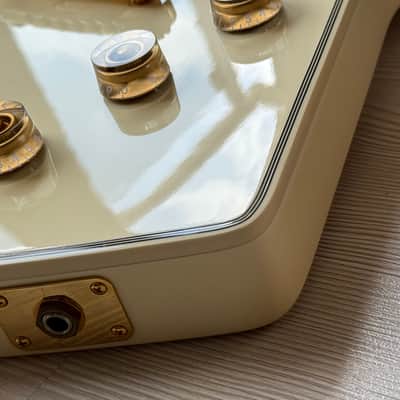 2014 Gibson Limited Edition Lzzy Hale Explorer – Alpine White image 13