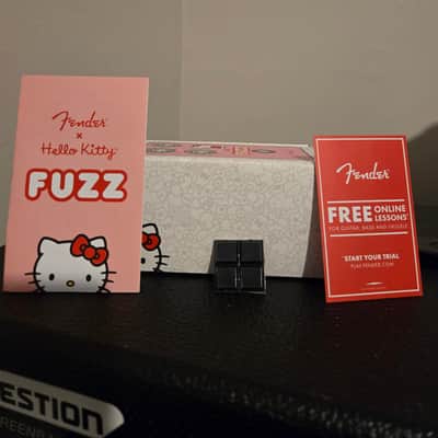 Fender Hello Kitty Fuzz 2024 - Present Pink image 7