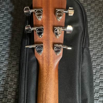 Martin Left Handed 000JR-10 Guitar Natural 2025 image 6