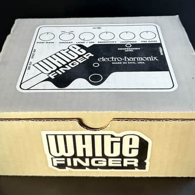 Electro-Harmonix White Finger Analog Optical Compressor 2012 - 2023 - White / Black image 5
