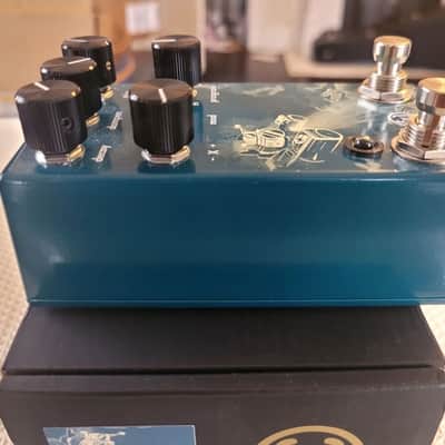 Walrus Audio Fathom Multi-Function Reverb - Deep Sea Blue (Original Box Included) image 4