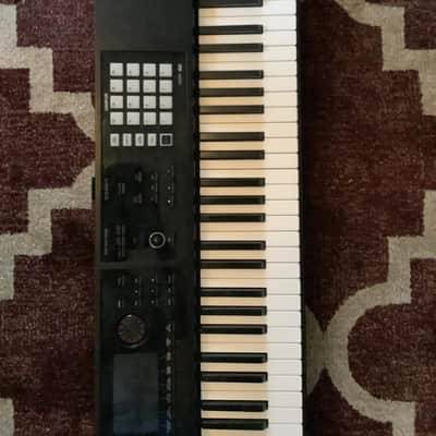 Roland FA-08 88-Key Music Workstation