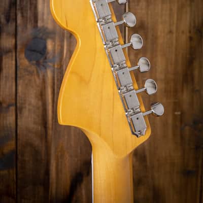 Fender AV II Jazzmaster, Rosewood Fingerboard - Dakota Red image 10