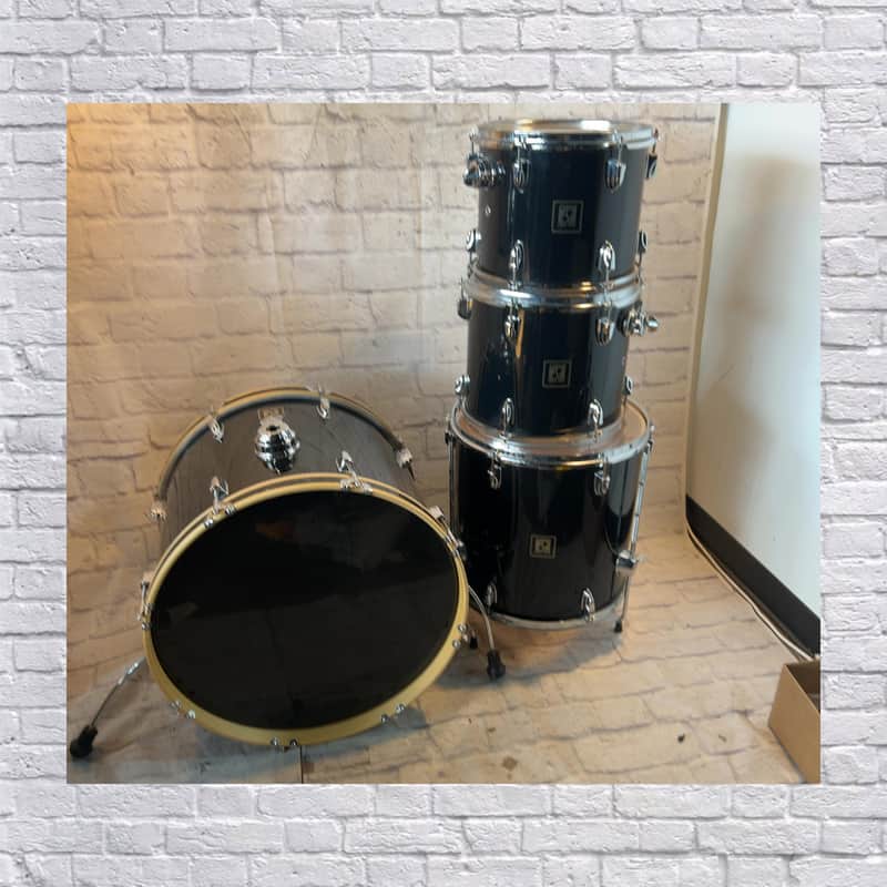 Sonor Force 1003 4pc Black Drum Kit image 1