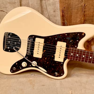Fender MIJ Classic 60's Jazzmaster 2015 - Vintage White image 10