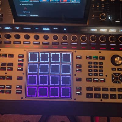 Akai MPC XL Standalone Music Production Center 2026 - Present - Grey Bild 3