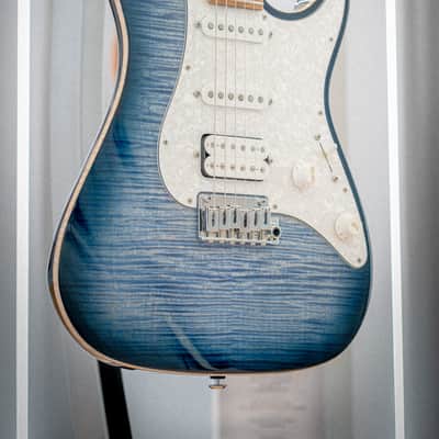 Suhr Standard Plus - Roasted Maple - Faded Trans Whale Blue Burst image 3