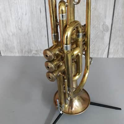 F.E. Olds Cornet, vintage w/ original Ambassador wood case - Consignment image 2