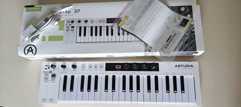 Immagine Arturia KeyStep 37 MIDI Controller 2021 - 2025 - White - 1