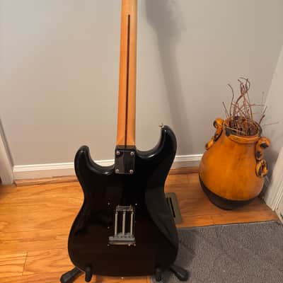 Squier MIJ Standard Stratocaster with Maple Fretboard 1984 - 1988 - Black image 2