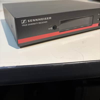 Sennheiser EW-112 G3 B Wireless Lavalier System - B Band (626-668MHz) 2010s - Black image 7